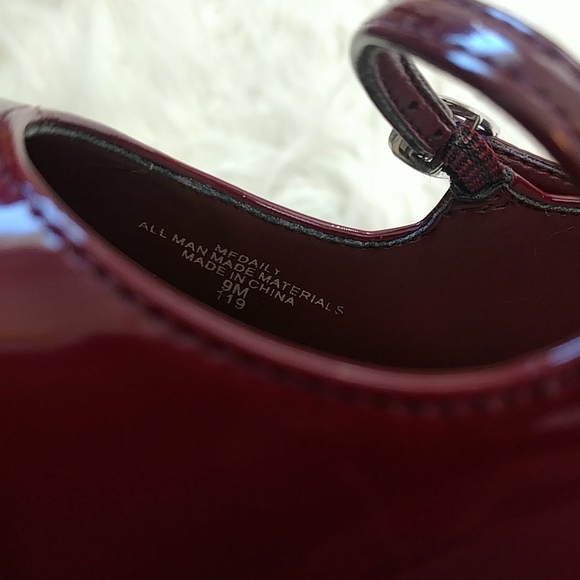 Marc Fisher the "daily" patent strappy pumps - Picture 8 of 8